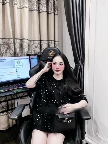 Áo thun đính ngọc