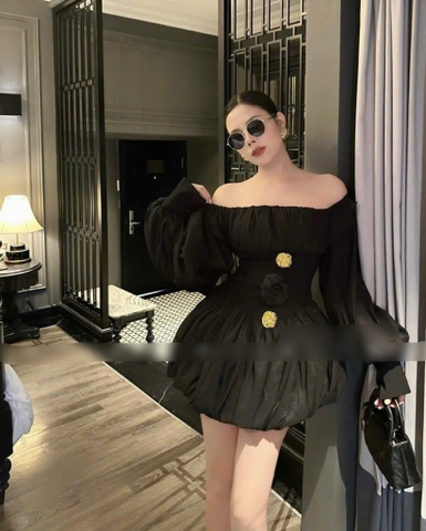 Đầm xòe phồng trễ vai tay dài - Đen