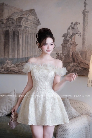Đầm trễ vai ren hoa nổi