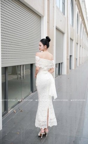 Đầm ren ôm body trễ vai