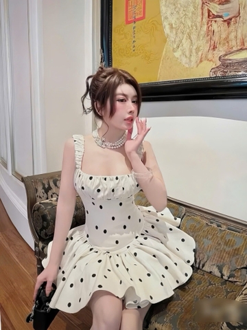 Đầm kem chấm bi 2 dây xòe