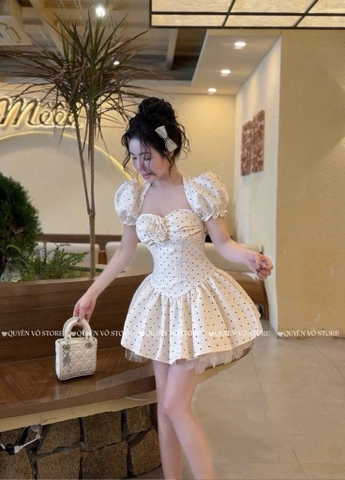 Đầm cổ vuông chấm bi - Kem