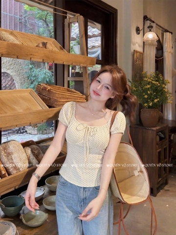 Áo thun cổ u chun chấm bi