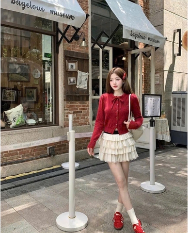 Set áo đỏ cột nơ tay dài chân váy trắng ren tầng