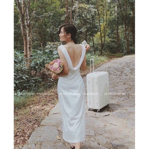 Đầm trắng hở lưng sát nách