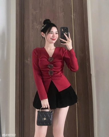 Set áo tay dài hoa nổi chân váy nhung