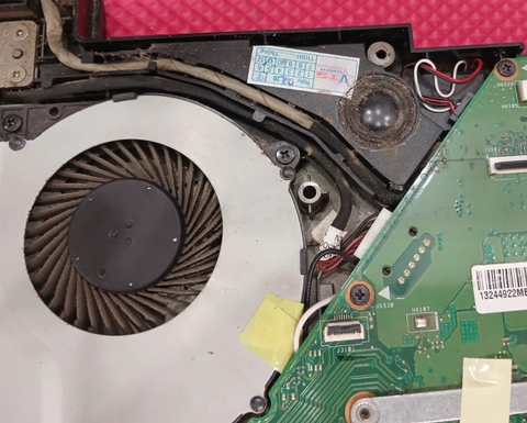 Loa laptop bị bẩn