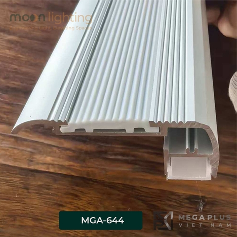 Thanh Nhôm Mặt Bậc Cầu Thang MGA-644