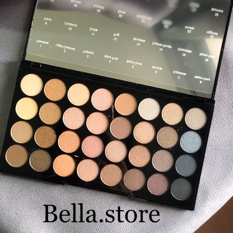 Bảng mắt Revolution Beyond Flawless
