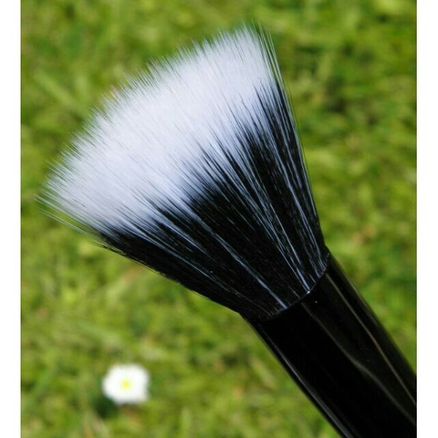 Cọ đánh kem nền ELF Stipple Brush