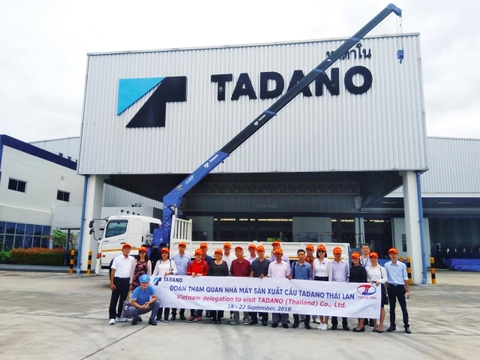 Công ty TNHH ô tô chuyên dùng Việt và khách hàng tham quan nhà máy Tadano Thái Lan tháng 9/2018