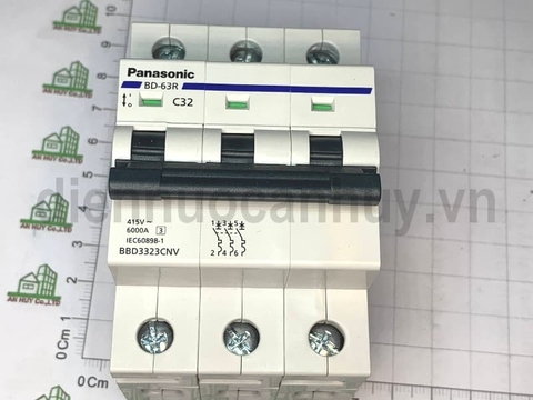 Aptomat panasonic 3P32A