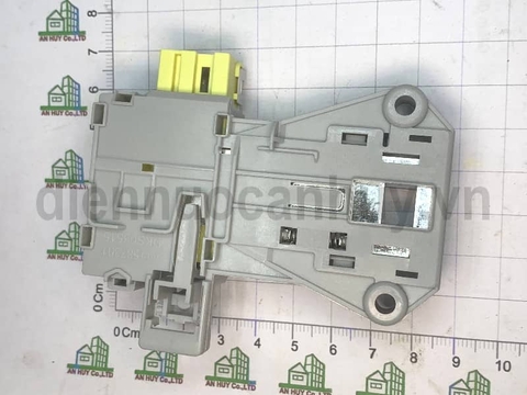 Công Tắc Cửa Máy Giặt Electrolux EWF10932-12942 loại 3 chân DKS3D