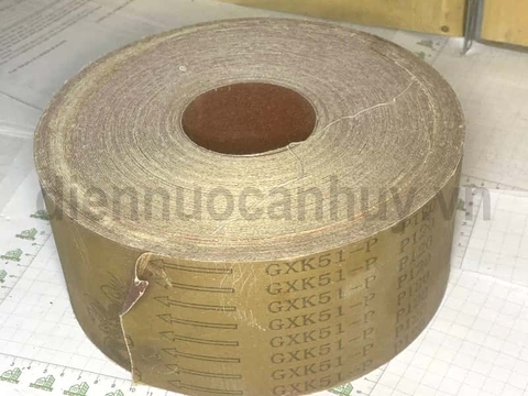 Giáp máy cuộn vải vàng cứng 120 (GXK51-P F16 P120) 45m/cuộn