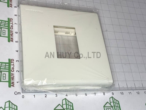 Mặt vuông cho 1 thiết bị Panasonic WEB 7811SW (hộp 10 cái)