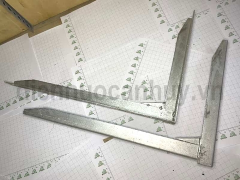 Giá điều hòa ngược 18000 thép tôn dập mạ kẽm nhúng nóng