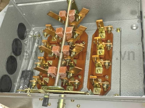 Cầu dao hộp đảo chiều 3p 150A 660V công suất lớn