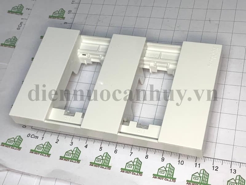 Mặt 2 thiết bị dạng chữ nhật Schneider dòng AvatarOn A M3T02P_WE khung nhựa, lắp vừa đế âm sino