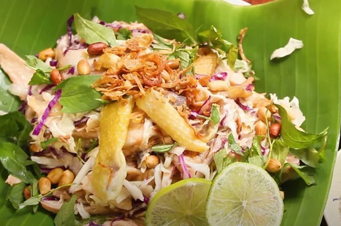 Cách làm gỏi gà bắp cải thanh mát giòn ngon