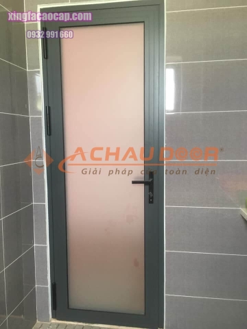 Cửa đi mở quay 1 cánh nhôm Xingfa Việt nam dày 1,3mm, Hệ 55