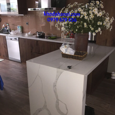 da-quartz-thach-anh-van-to