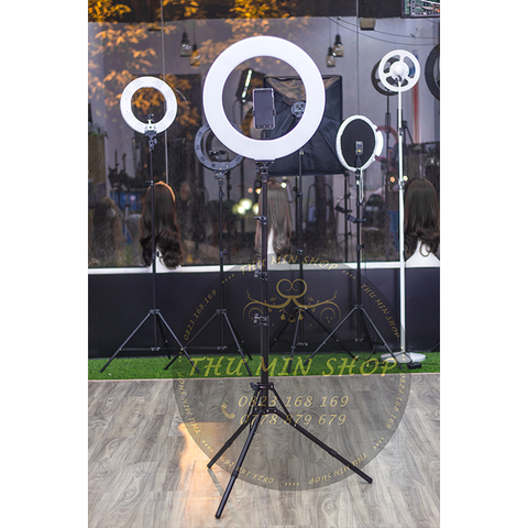 Đèn Ringlight RM 18 ( size 45cm)- có khe cắm pin (full set)