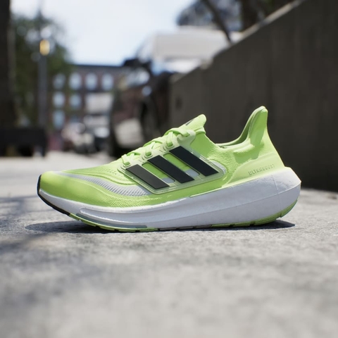 Giày chạy bộ ULTRABOOST LIGHT adidas Unisex IE1767