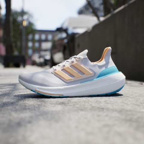 Giày chạy bộ ULTRABOOST LIGHT adidas Nam IE1758