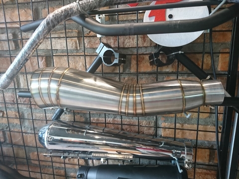 Pô con sâu Akrapovic titanium