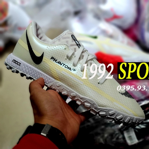 Giày Bóng Đá Nike Phantom GT2 Pro Tokyo Olumpics Trắng Vạch Đen TF