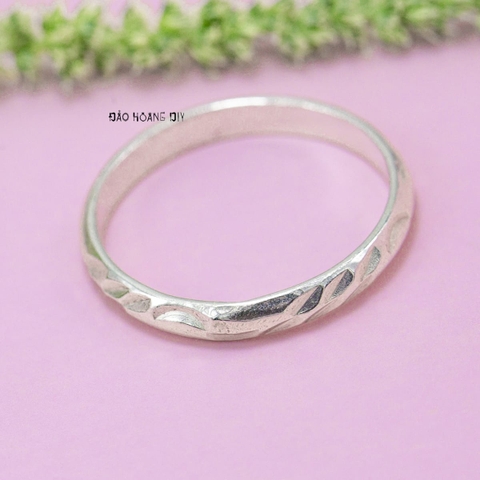 Nhẫn Bạc Cặp Đôi Nam Nữ Trơn Cách Điệu N2408300036