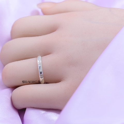 Nhẫn Bạc Cặp Đôi Nam Nữ Trơn Cách Điệu N2408300033
