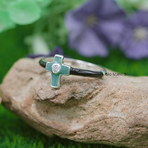 Nhẫn Bạc Nữ Thiết Kế Hình Thánh Giá N2409060061