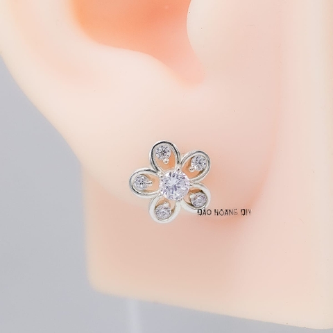 Bông Tai Bạc Nữ S925  Kiểu Nụ Hình Hoa 5 Cánh Nhụy Đá 4 Ly Sang Trọng H2410230069