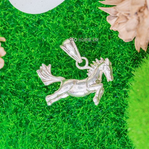Mặt Dây Chuyền Bạc Cho Bé Hình Con Ngựa Đang Phi Nước Đại M2409270033
