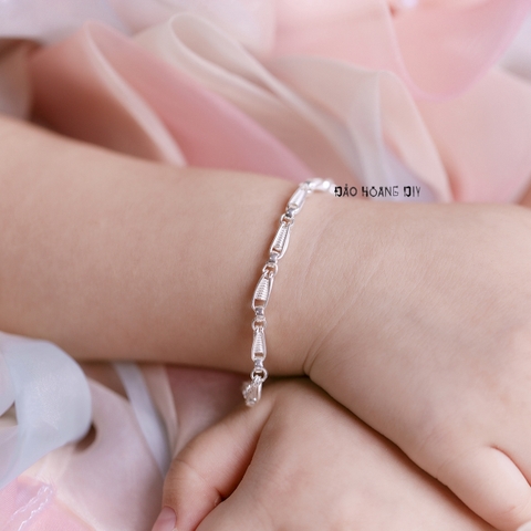Lắc Tay Bạc Trẻ Em Kiểu Dây Sợi Lò Xo Style 1 L2410150072