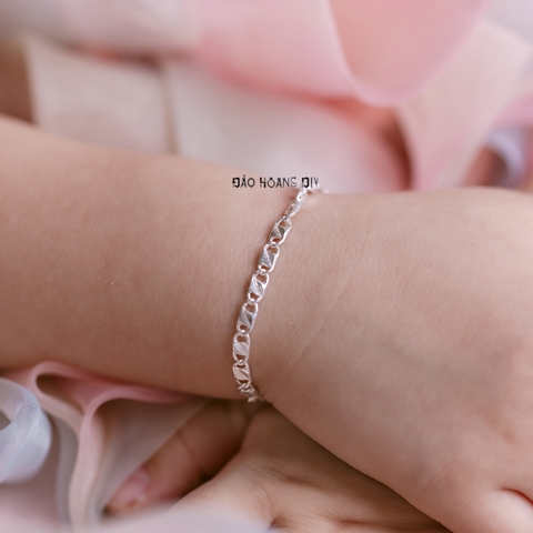 Lắc Tay Bạc Trẻ Em Kiểu Sợi Dẹt Bản To L2410150069