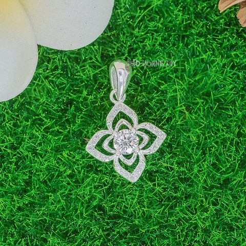 Mặt Dây Chuyền Bạc Nữ Hoa 4 Cánh Nhọn Nhỏ Xinh M2412170106