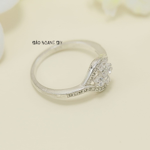 Nhẫn Bạc Nữ Kiểu 4 Viên Đá Nhỏ Xinh N2412110022