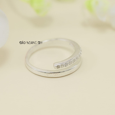 Nhẫn Bạc Nữ Trơn Ít Đá Kiểu Nhẫn Mở Tinh Tế Free Size N2412110019