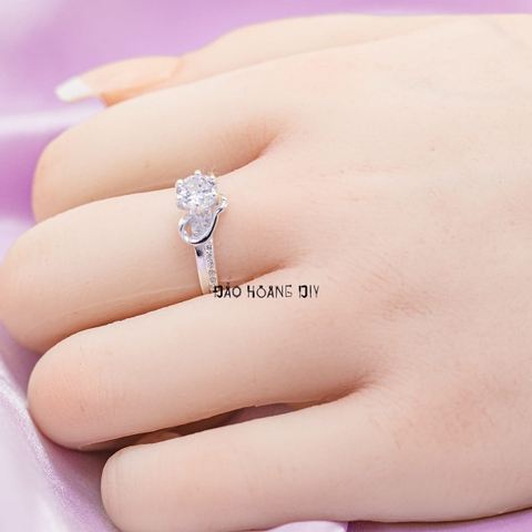 Nhẫn Bạc Nữ Đá Chủ 6 Ly Tinh Tế Sang Trọng N2412110010