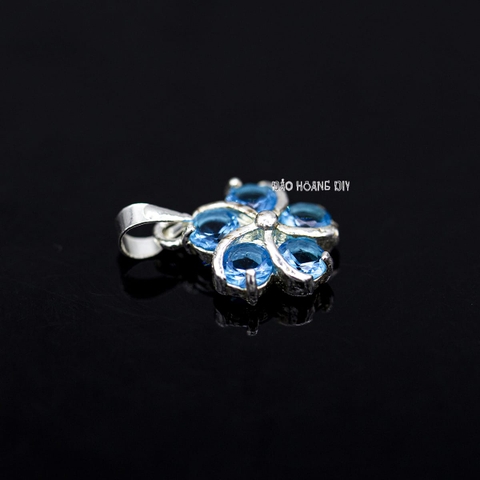 Mặt Dây Chuyền Bạc Nữ Phong Thủy Hoa 5 Cánh  Đá Xanh Dương M2409260022