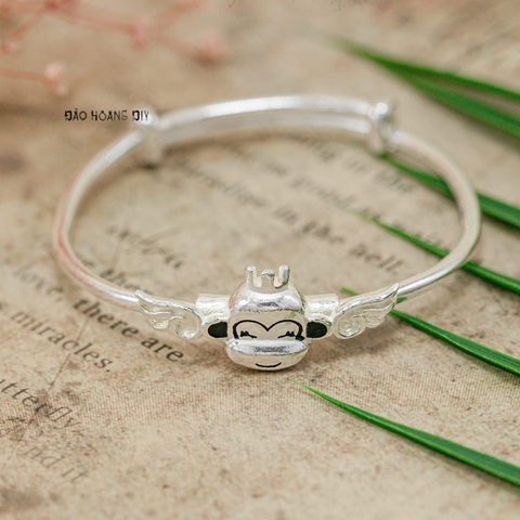 Vòng tay bé gái mặt vòng hình thiên thần V2409110002