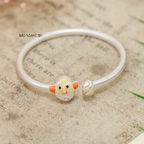 vòng tay bạc trẻ em mặt vòng hình gà con và trứng dễ thương V2409110032
