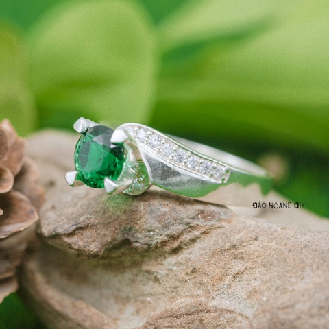 Nhẫn Bạc Nữ Phong Thủy Đá Xanh Ngọc N2409050019