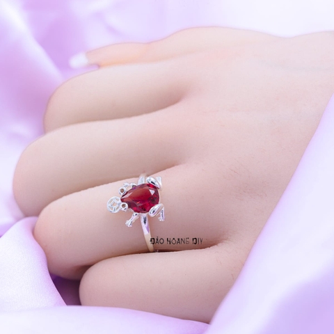 Nhẫn Bạc Nữ Cóc Ngậm Kim Tiền Tài Lộc Đá Hồng N2409060023