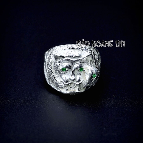 Nhẫn bạc nam đúc mặt sư tử đá xanh dũng mãnh PVN1832
