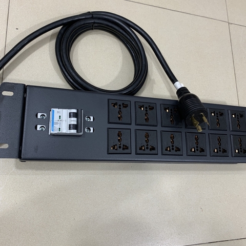 Thanh Nguồn Điện PDU 2U Rack Universal 12 Way UK Outlet Có MCB Công Suất Max 20A to NEMA L6-20P Plug Power Cord Length 3x3.31mm² Length 3M