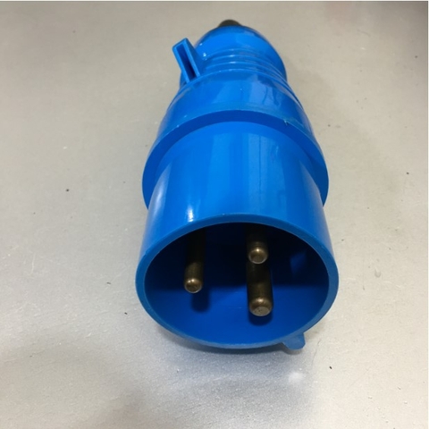 Ổ Cắm Công Nghiệp INTERPOWER PLUG 84132201 Industrial Plug 32A 2P+E 220-250V Plug 6H IP44 Blue CONNECTOR UNIVERSAL