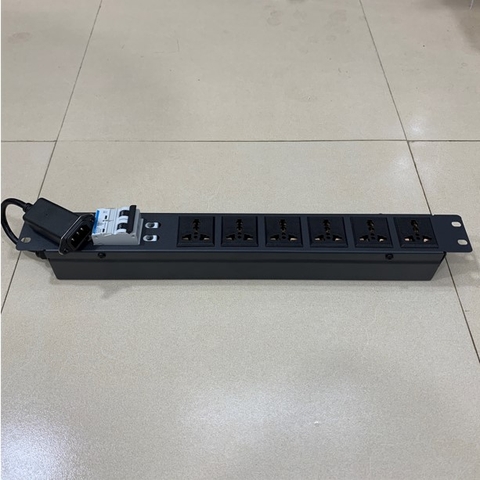 Thanh Phân Phối Nguồn Điện PDU Rack Universal 6 Way UK Outlet Có MCB Công Suất Max 16A to C14 Male Plug Power Cord